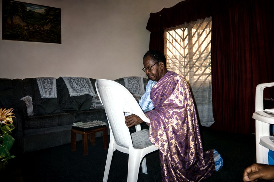 Papa in prayer